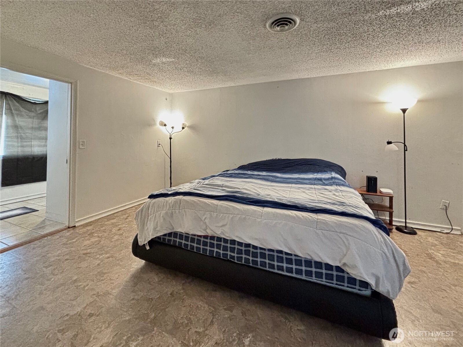 305 N Earl Road , Moses Lake, WA 98837