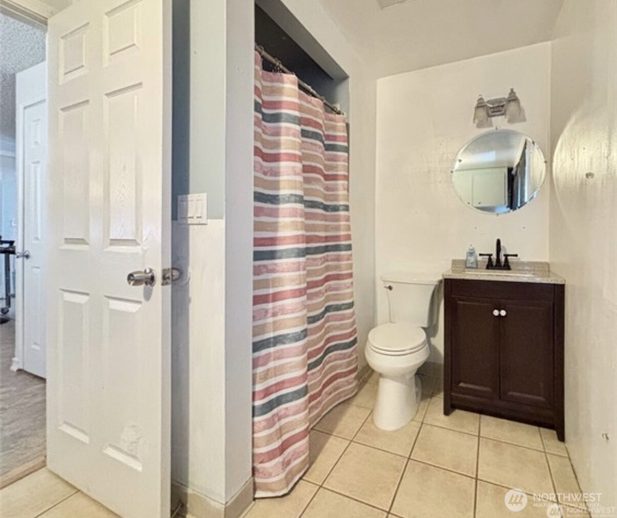 305 N Earl Road , Moses Lake, WA 98837