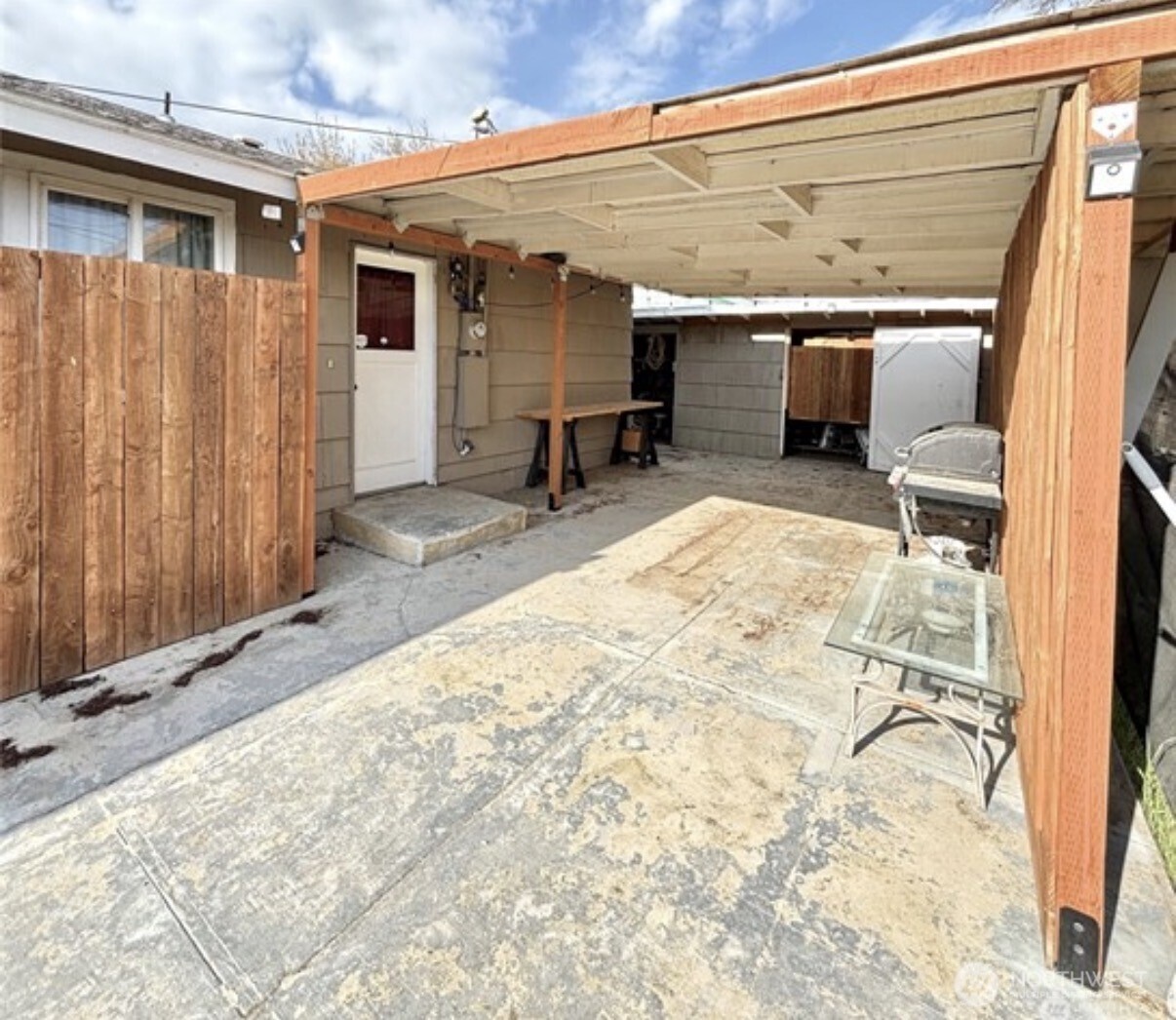 305 N Earl Road , Moses Lake, WA 98837