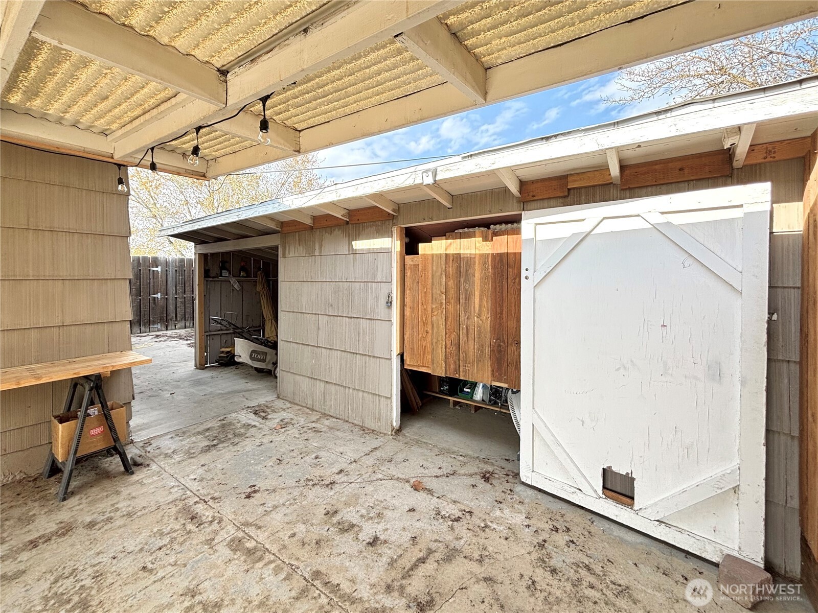 305 N Earl Road , Moses Lake, WA 98837