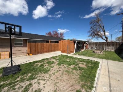 305 N Earl Road , Moses Lake, WA 98837 - Photo 3