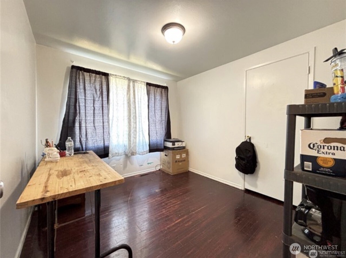 305 N Earl Road , Moses Lake, WA 98837