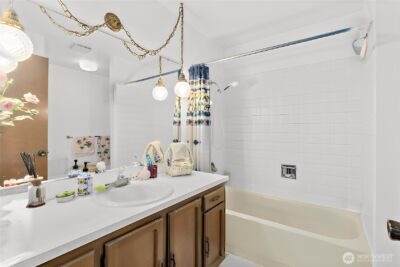 12213 Densmore Avenue N, Seattle, WA 98133 - Photo 13