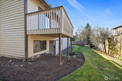 12213 Densmore Avenue N, Seattle, WA 98133 - Photo 20