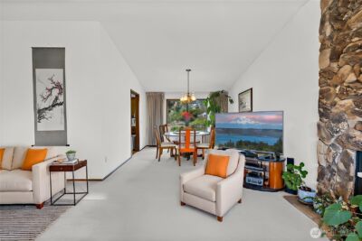 12213 Densmore Avenue N, Seattle, WA 98133 - Photo 4