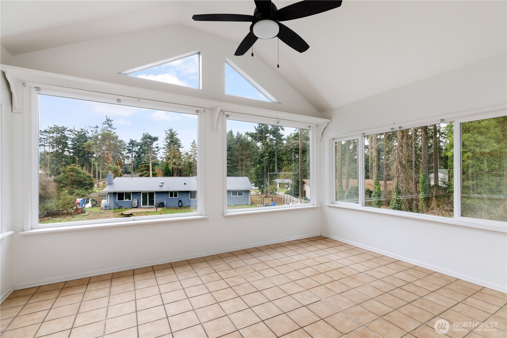 1904 Fir Woods Place , Oak Harbor, WA 98277