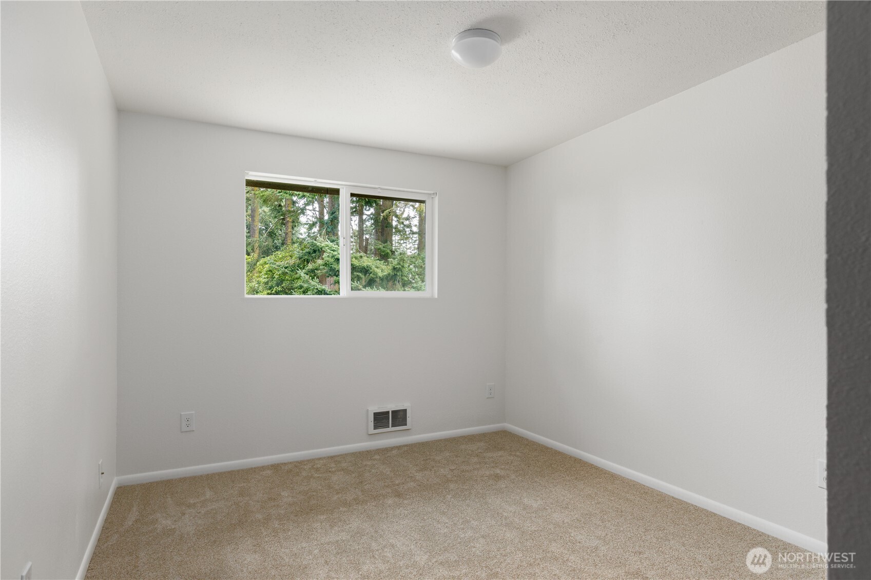 1904 Fir Woods Place , Oak Harbor, WA 98277