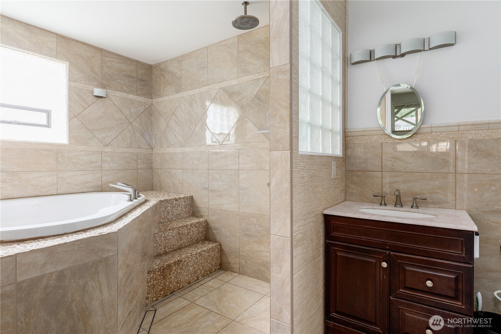 1904 Fir Woods Place , Oak Harbor, WA 98277