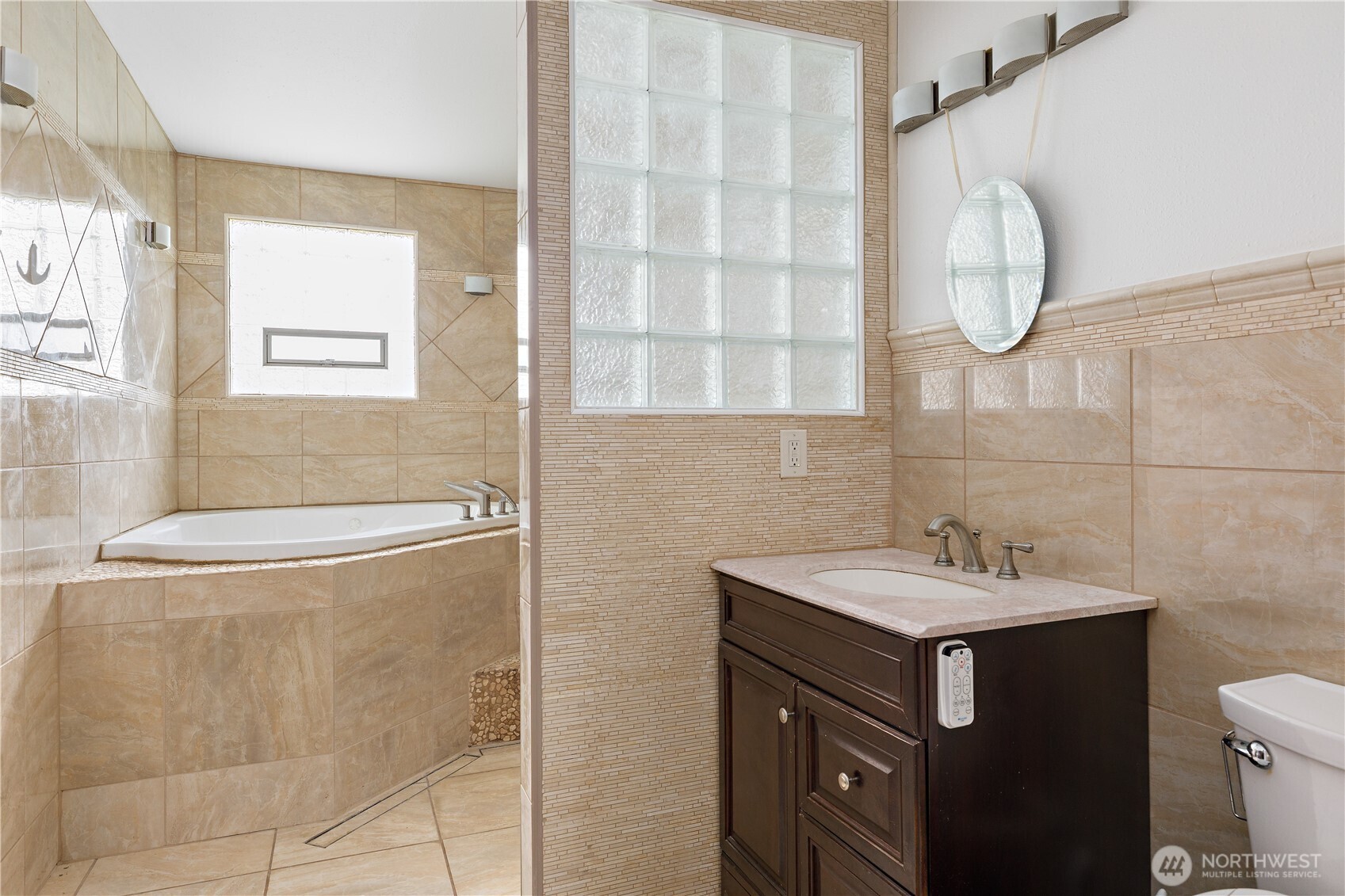 1904 Fir Woods Place , Oak Harbor, WA 98277