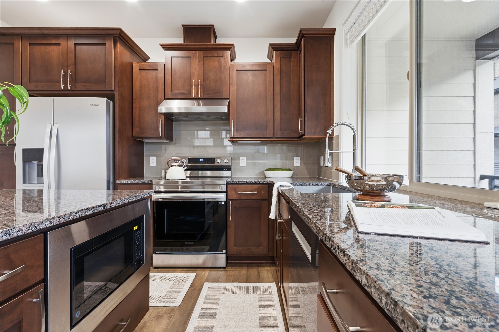 924 7th Avenue NE, Issaquah, WA 98029