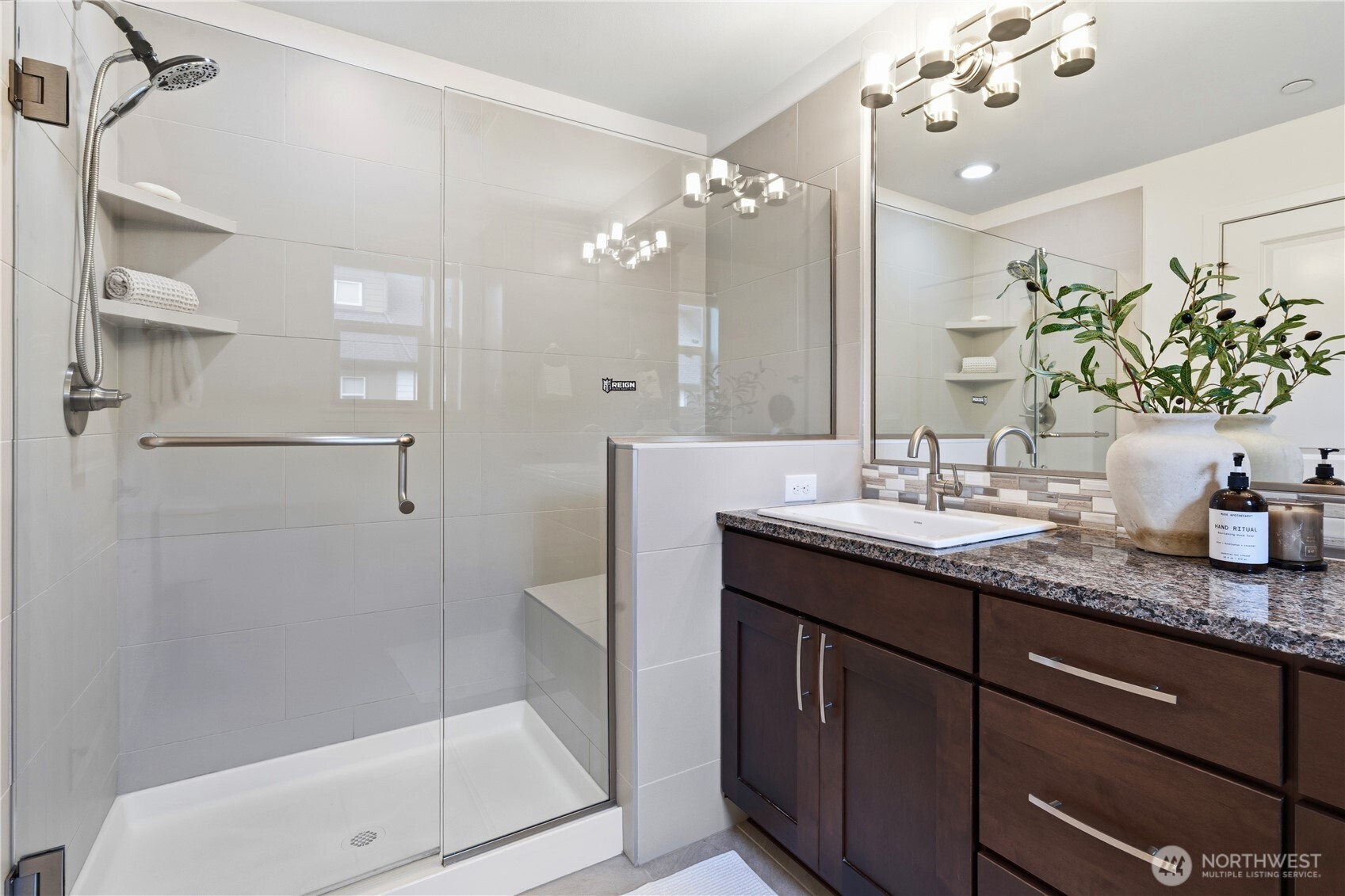 924 7th Avenue NE, Issaquah, WA 98029