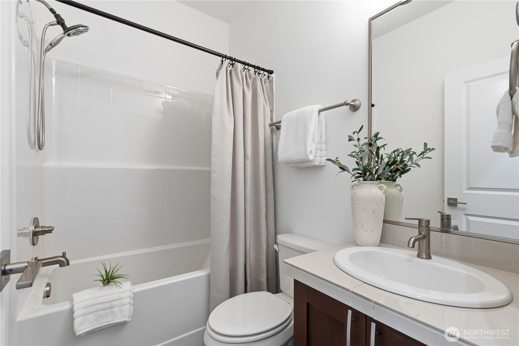 924 7th Avenue NE, Issaquah, WA 98029