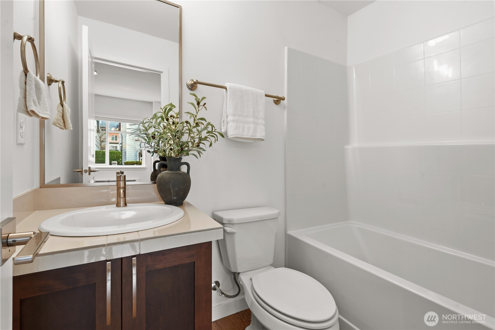 924 7th Avenue NE, Issaquah, WA 98029