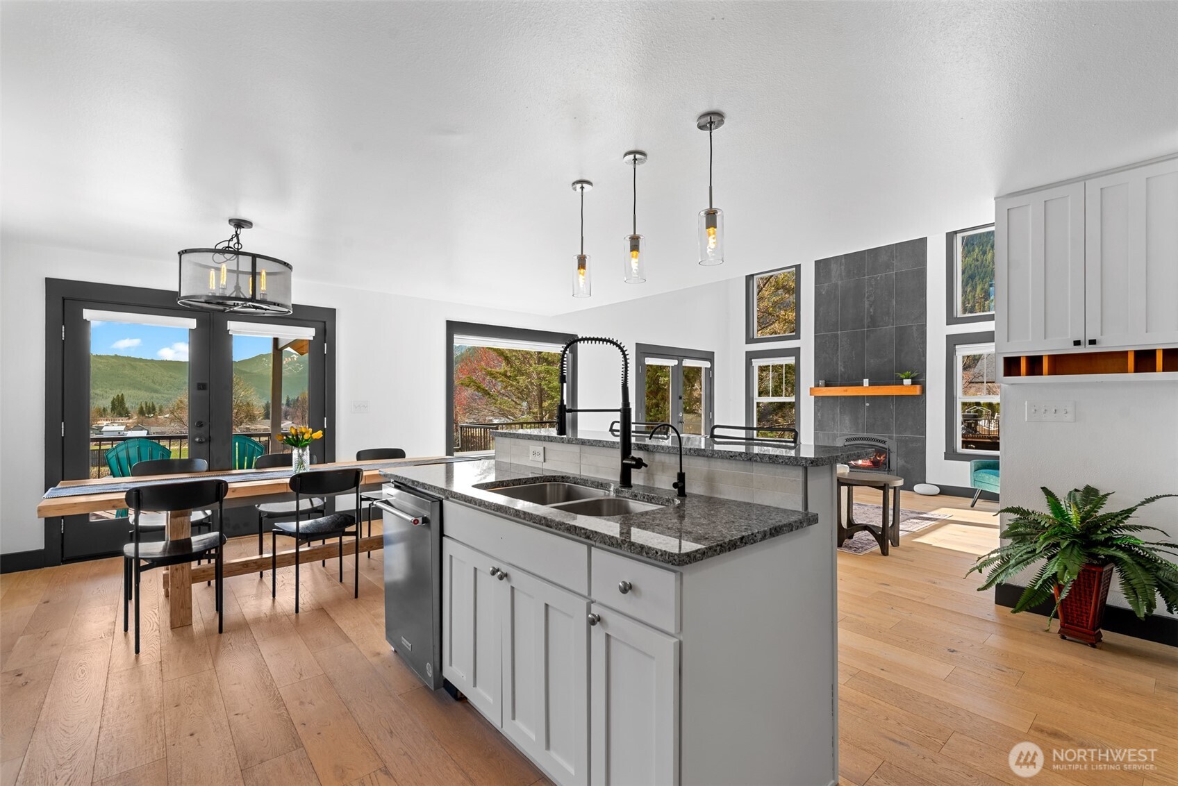 12345 Village View Drive , Leavenworth, WA 98826