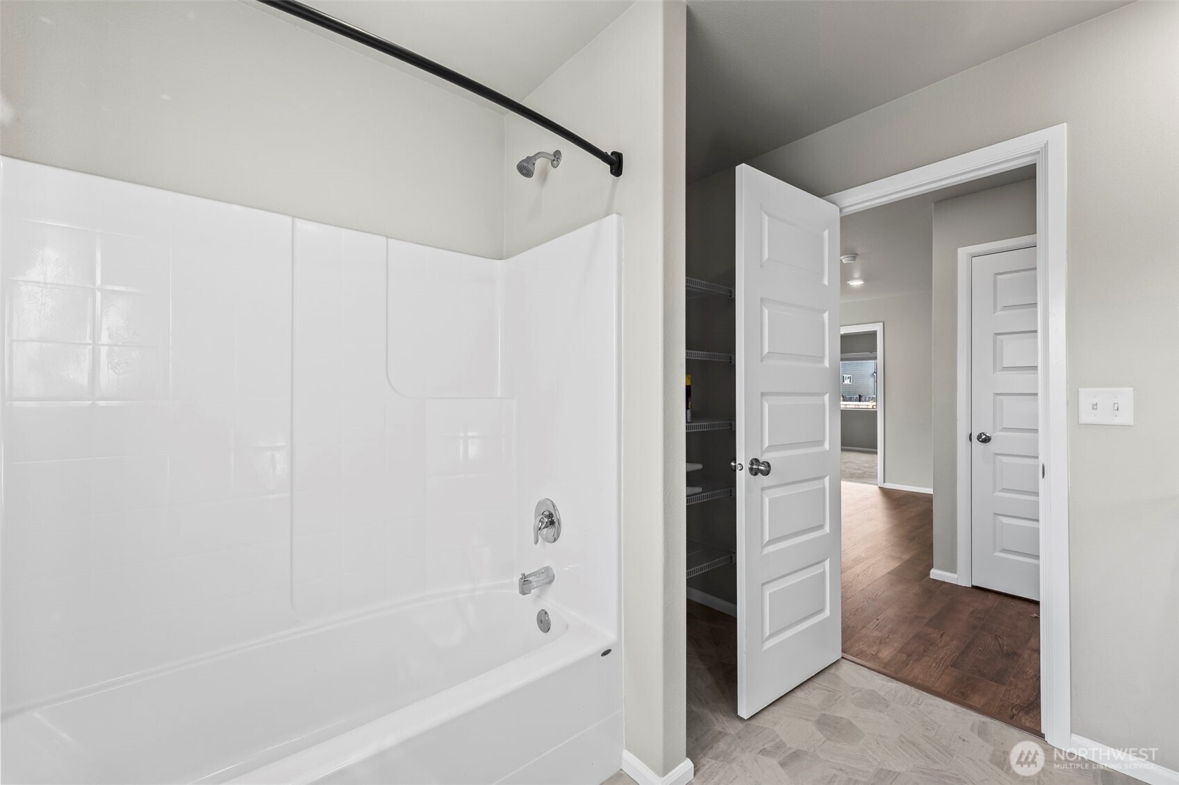 957 Timberline Avenue , Bremerton, WA 98312