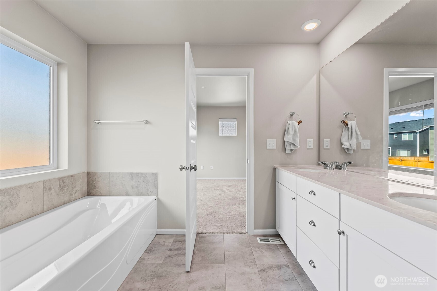 957 Timberline Avenue , Bremerton, WA 98312