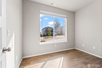 957 Timberline Avenue , Bremerton, WA 98312 - Photo 4