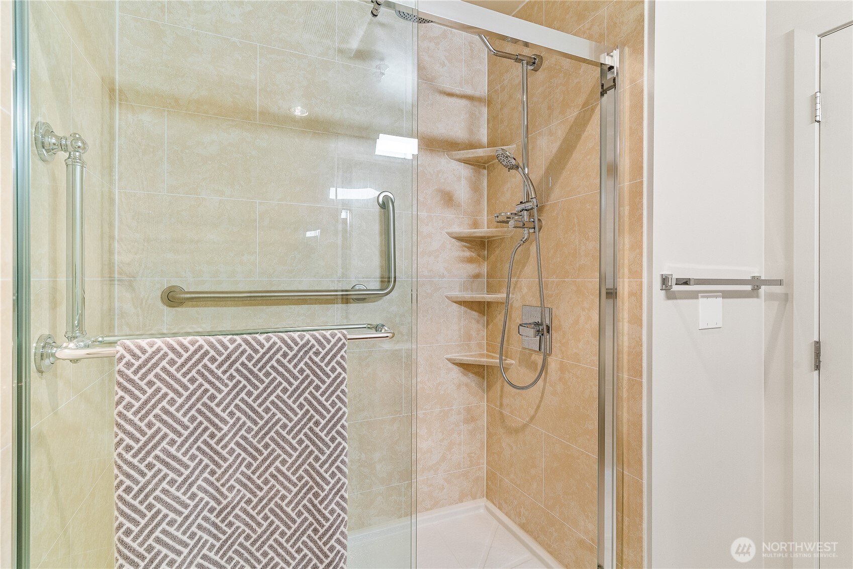 15100 6th Avenue SW #420, Burien, WA 98166