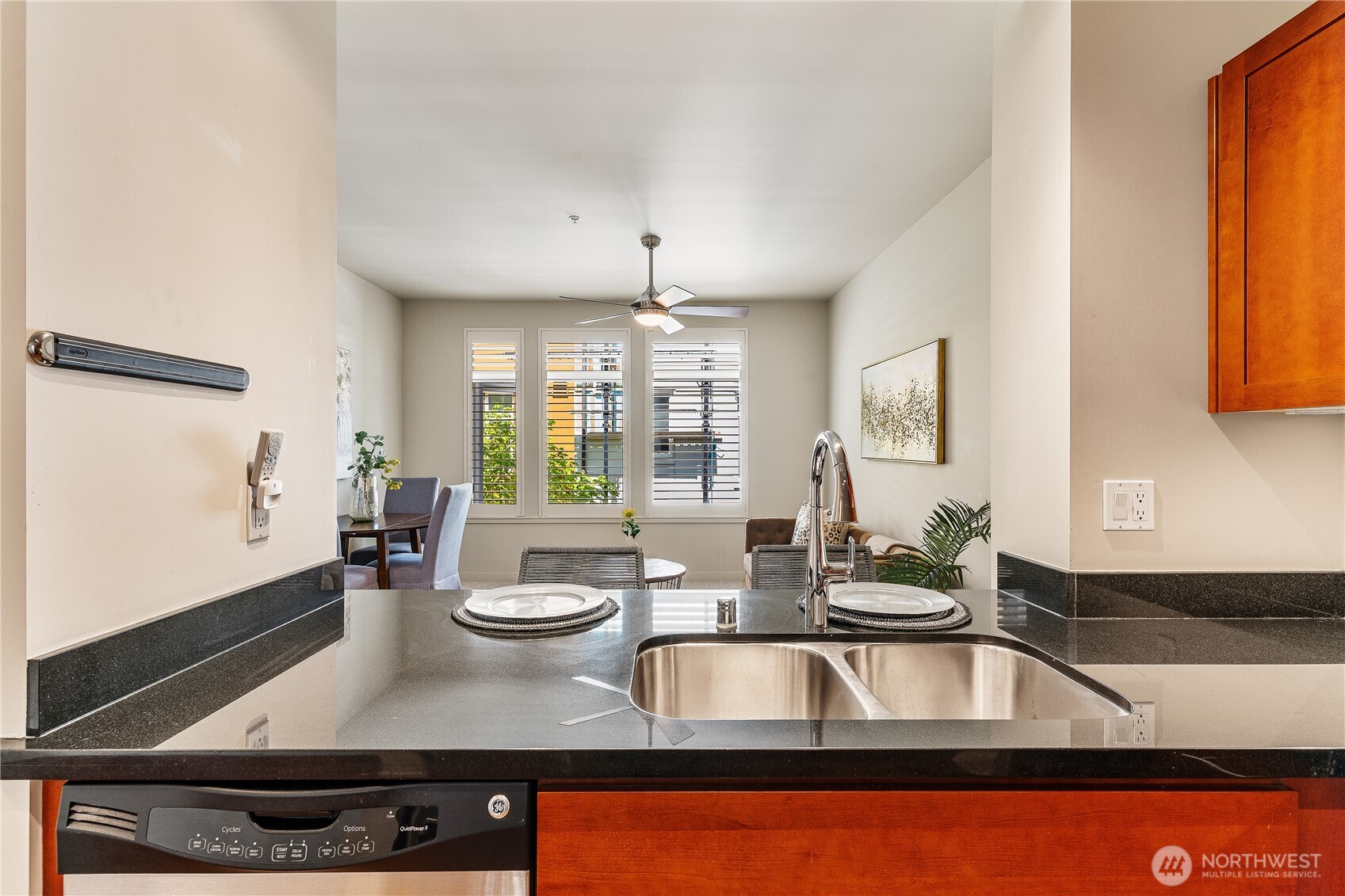 15100 6th Avenue SW #420, Burien, WA 98166