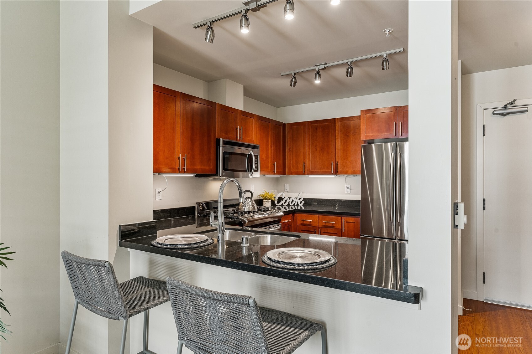 15100 6th Avenue SW #420, Burien, WA 98166