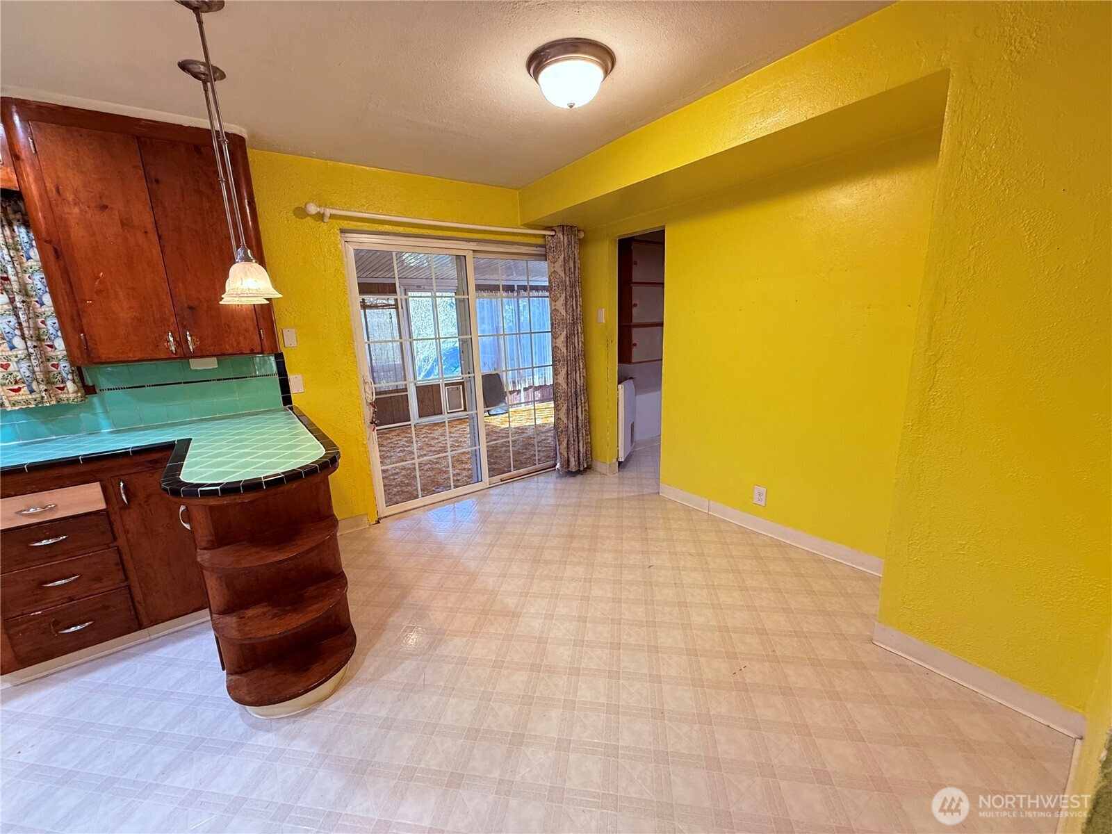 8811 Wildwood Avenue SW, Lakewood, WA 98498-3555