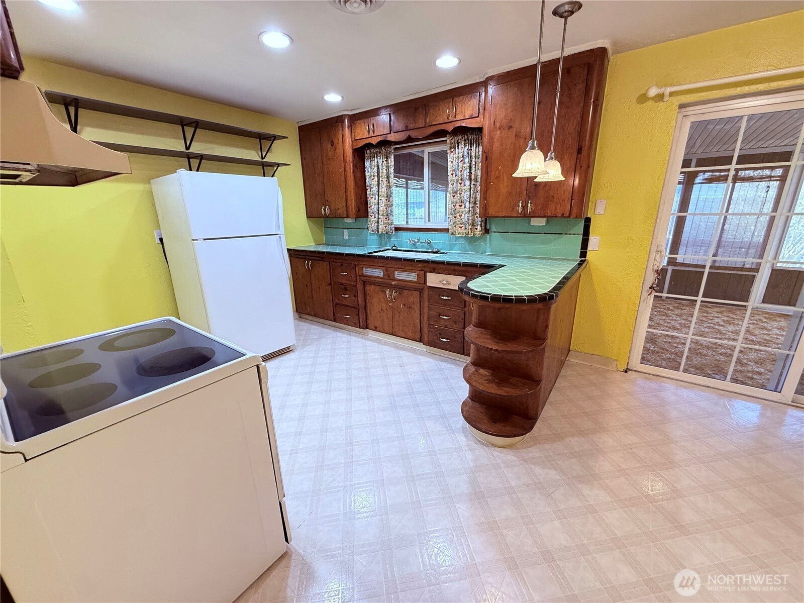 8811 Wildwood Avenue SW, Lakewood, WA 98498-3555