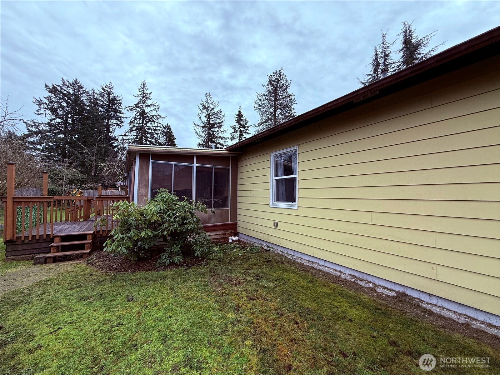 8811 Wildwood Avenue SW, Lakewood, WA 98498-3555