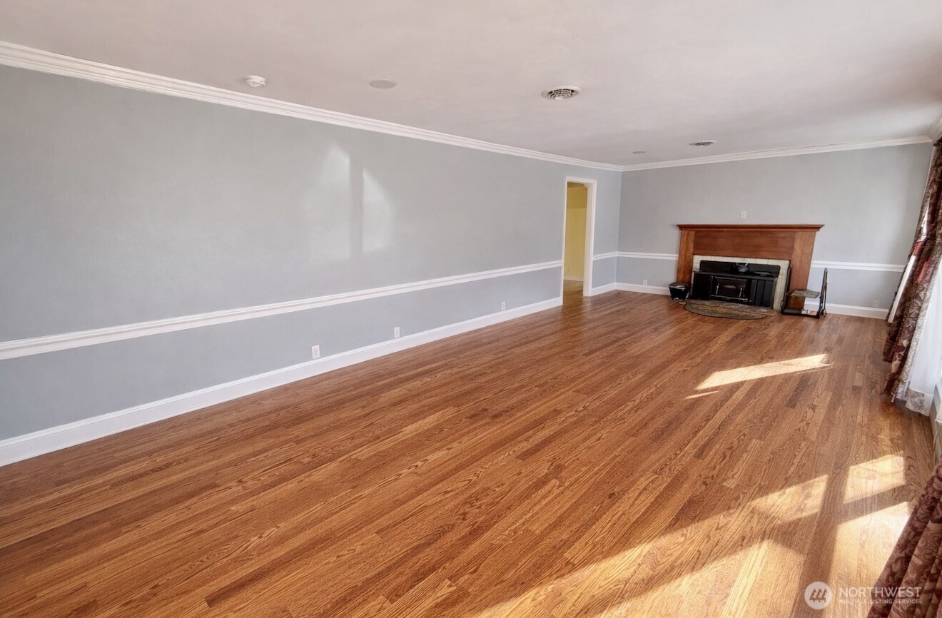 8811 Wildwood Avenue SW, Lakewood, WA 98498-3555