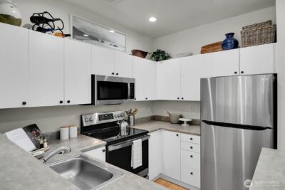 2414 1st Avenue #321, Seattle, WA 98121 - Photo 11