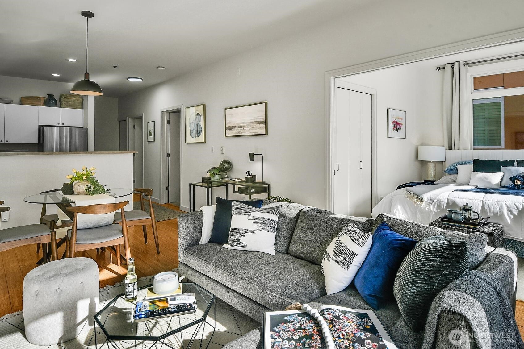 2414 1st #321, Seattle, WA 98121