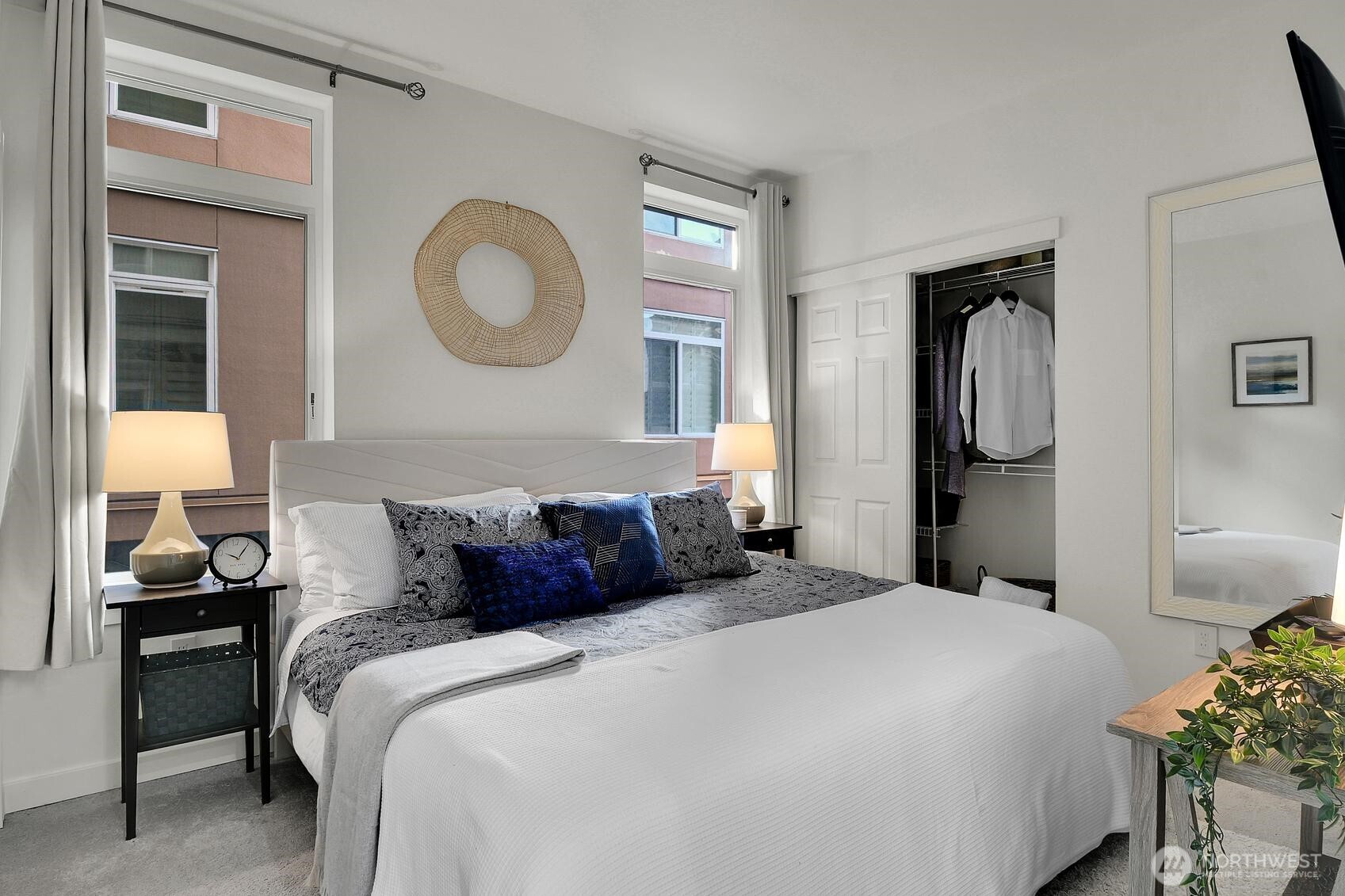 2414 1st #321, Seattle, WA 98121