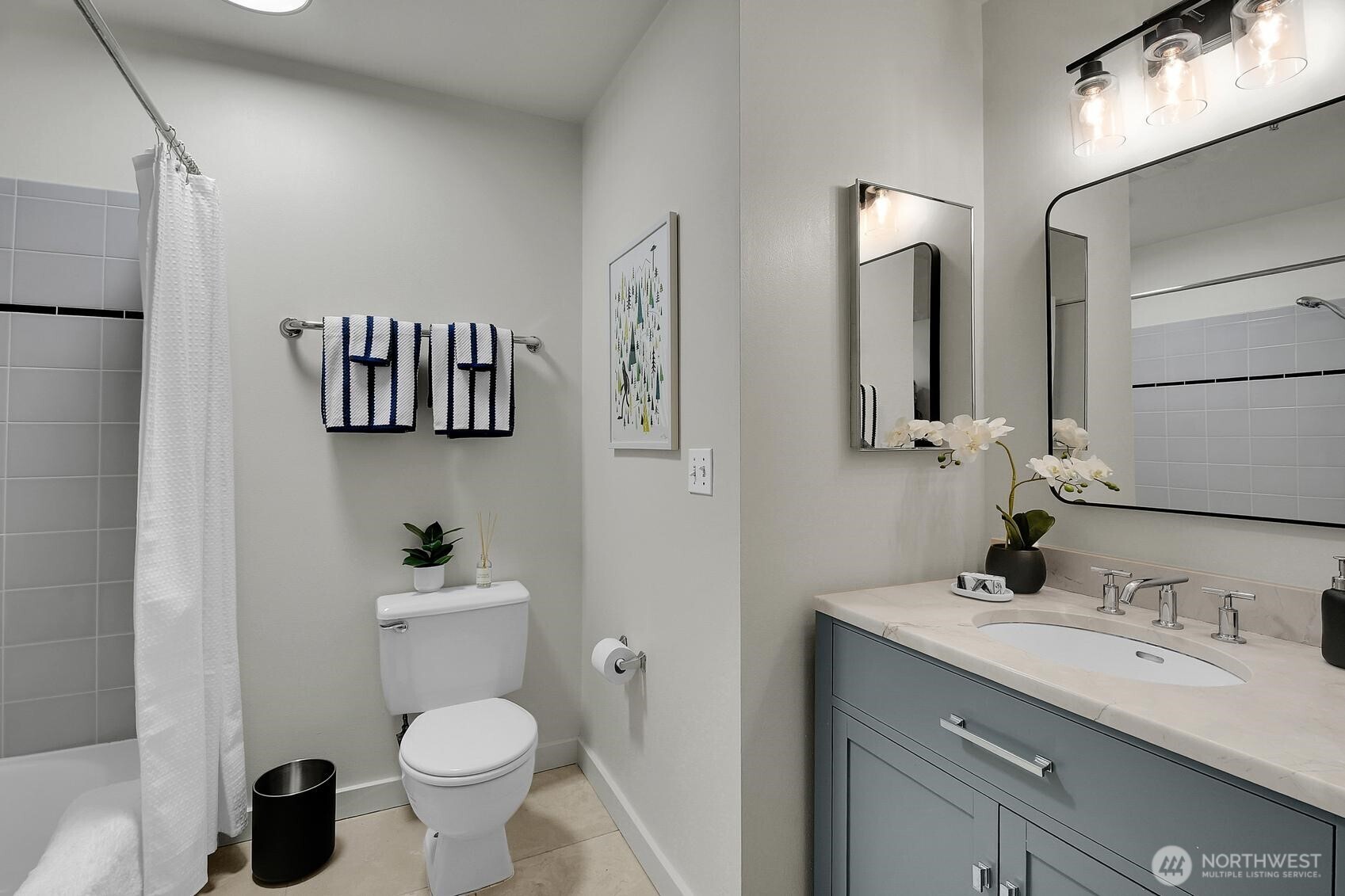 2414 1st #321, Seattle, WA 98121