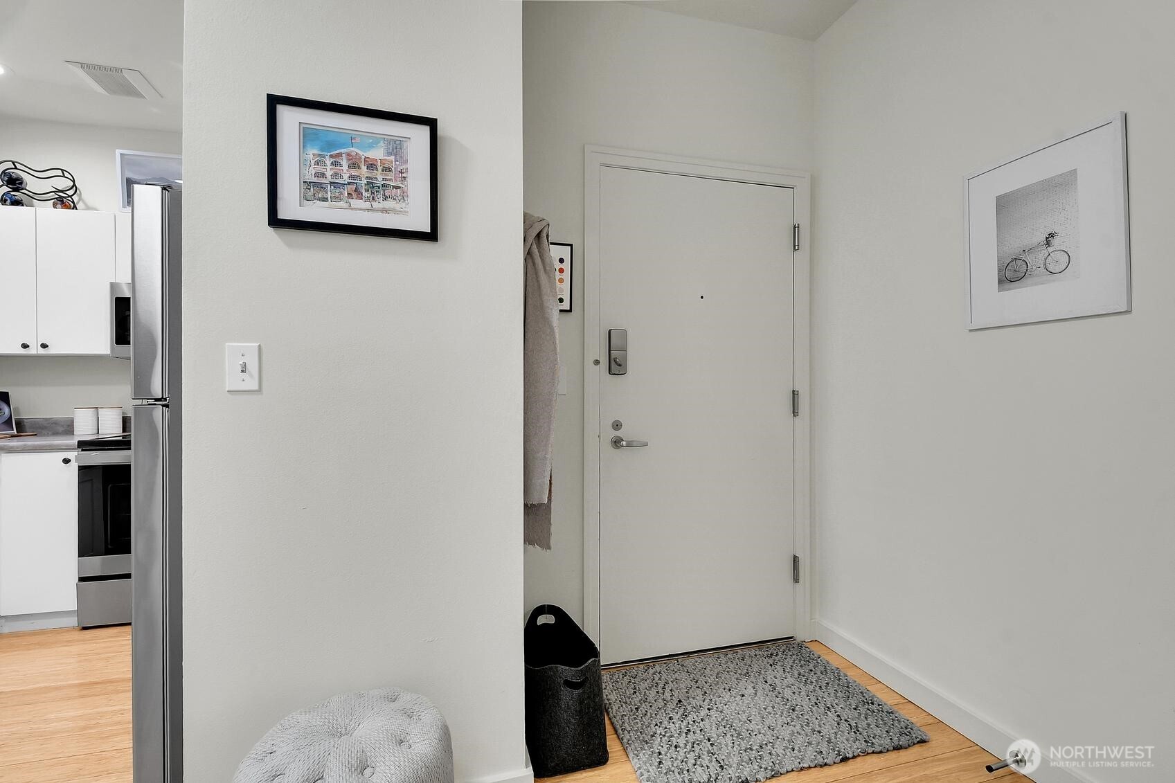 2414 1st #321, Seattle, WA 98121