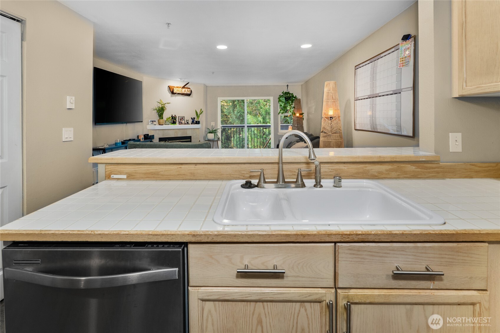 15615 Waynita Way #B-303, Bothell, WA 98011