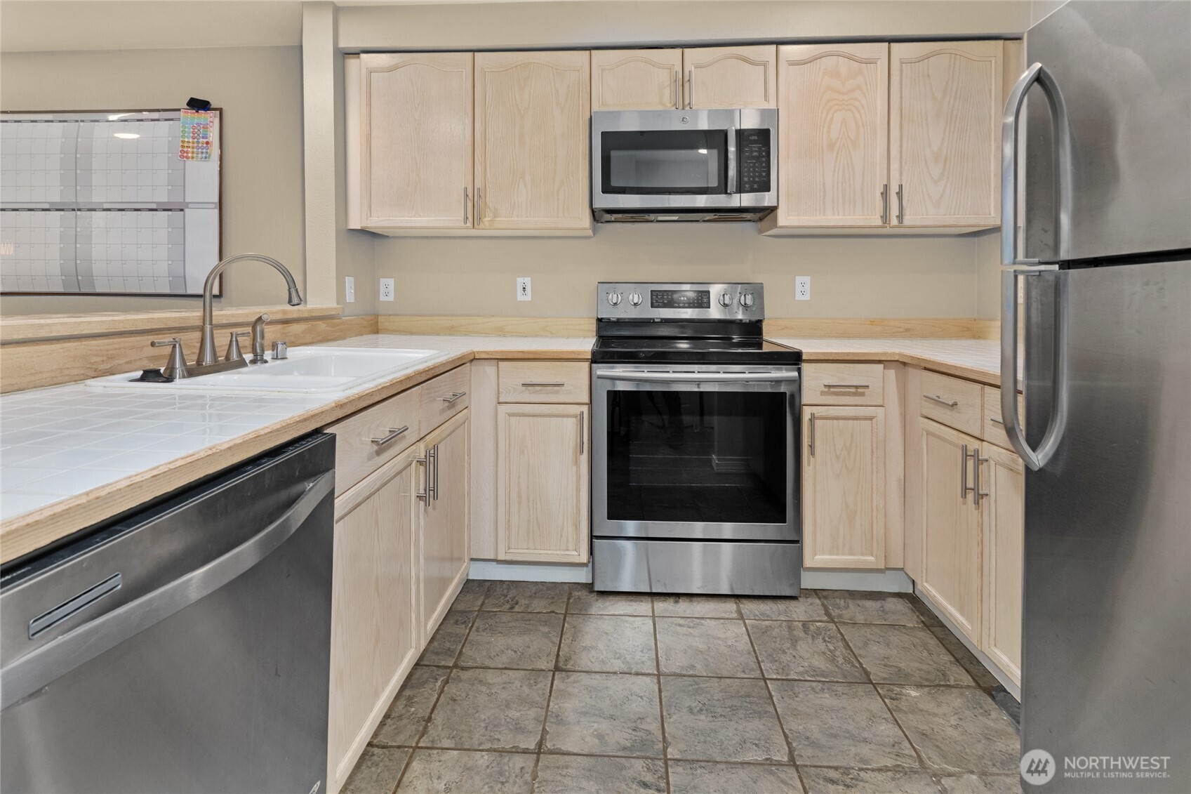 15615 Waynita Way #B-303, Bothell, WA 98011