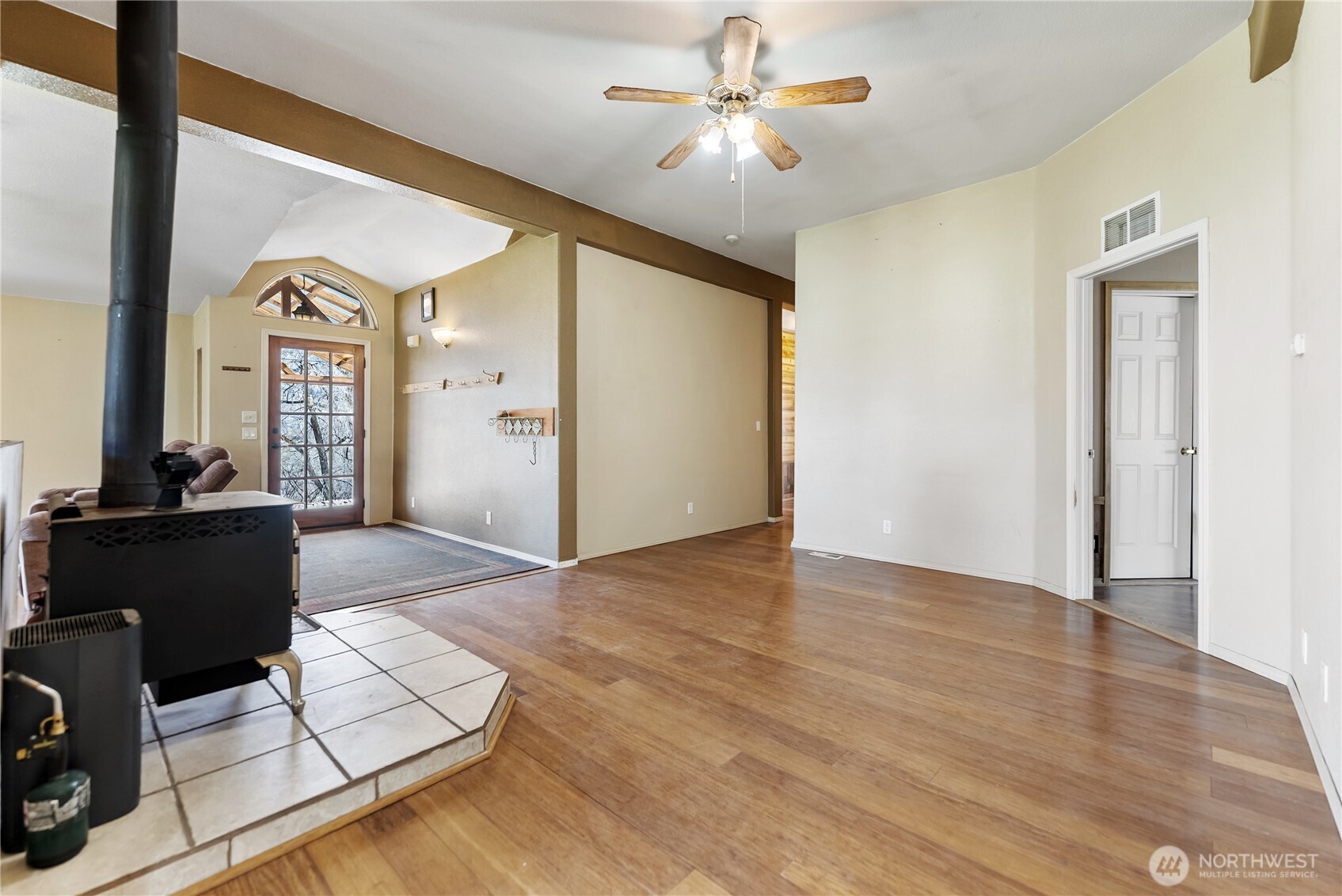 1673 Highway 7 , Oroville, WA 98844