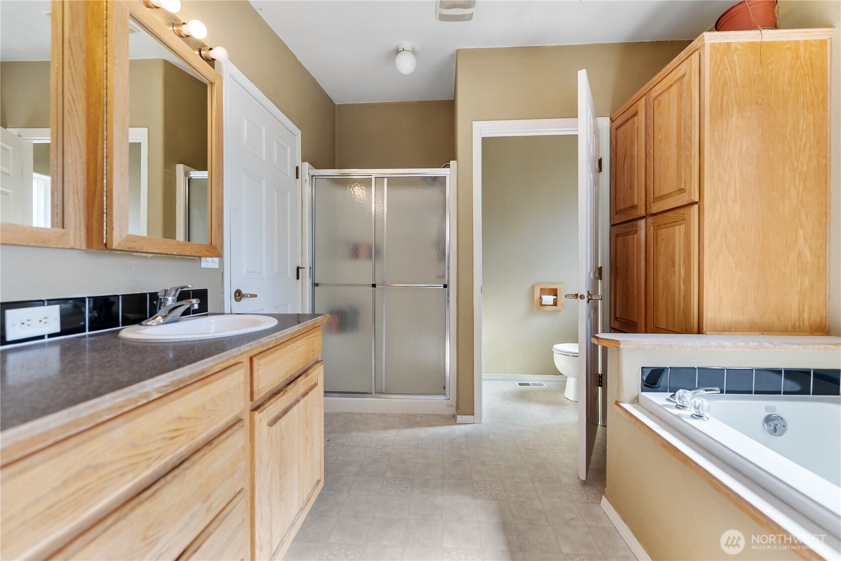 1673 Highway 7 , Oroville, WA 98844