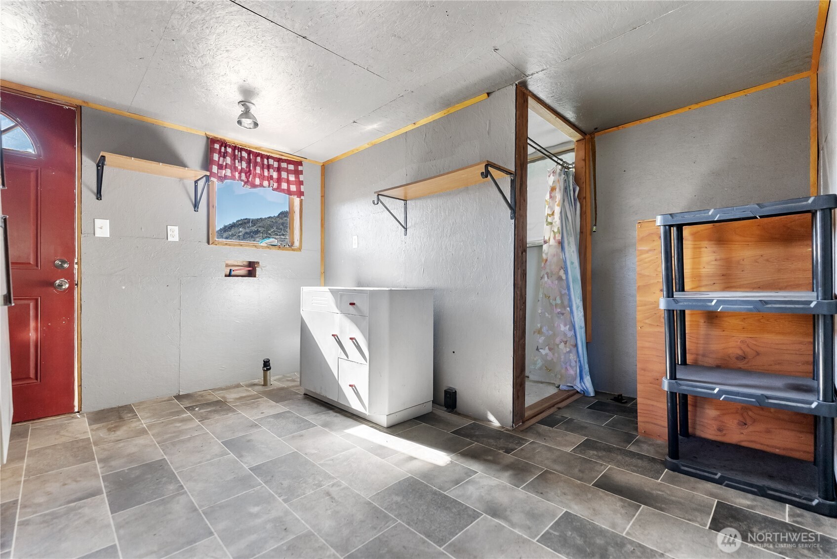 1673 Highway 7 , Oroville, WA 98844