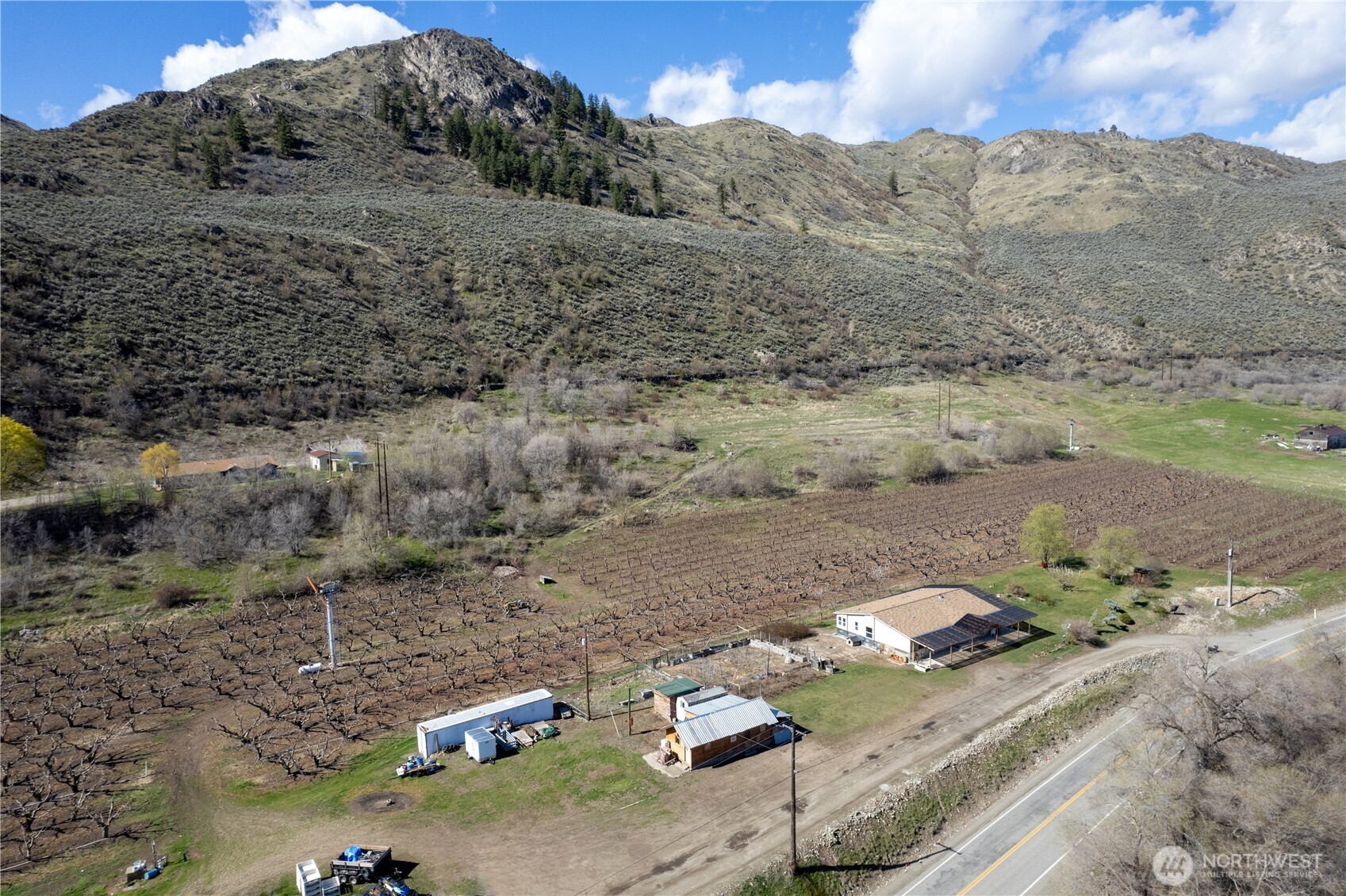 1673 Highway 7 , Oroville, WA 98844