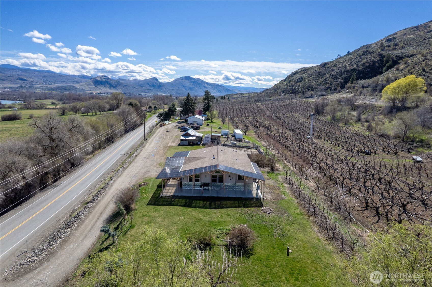 1673 Highway 7 , Oroville, WA 98844