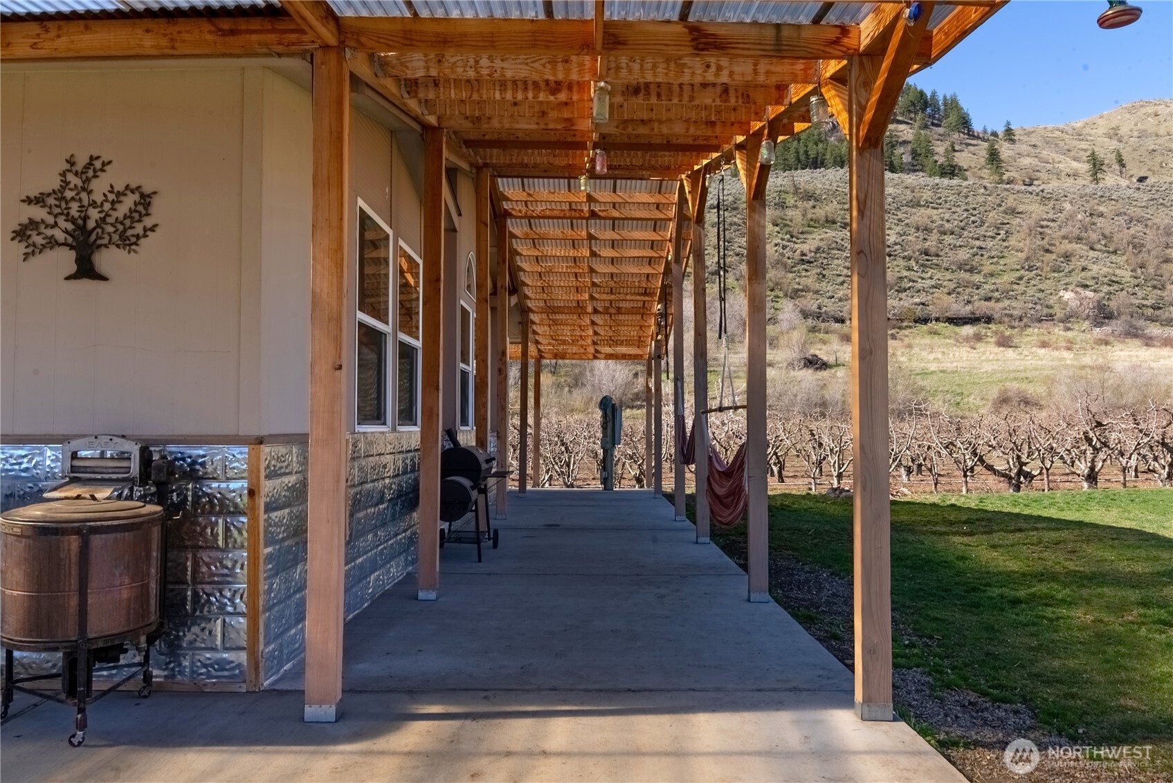 1673 Highway 7 , Oroville, WA 98844