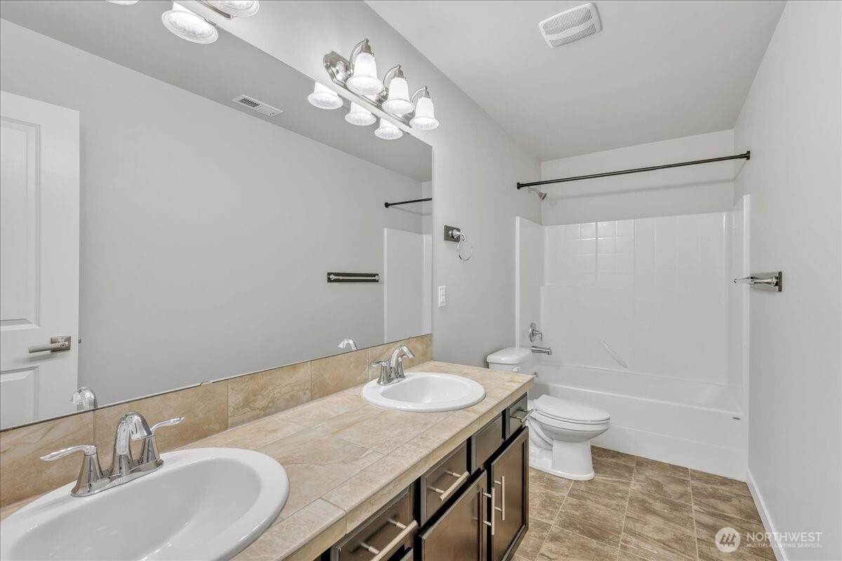 224 157th Place SW, Lynnwood, WA 98087