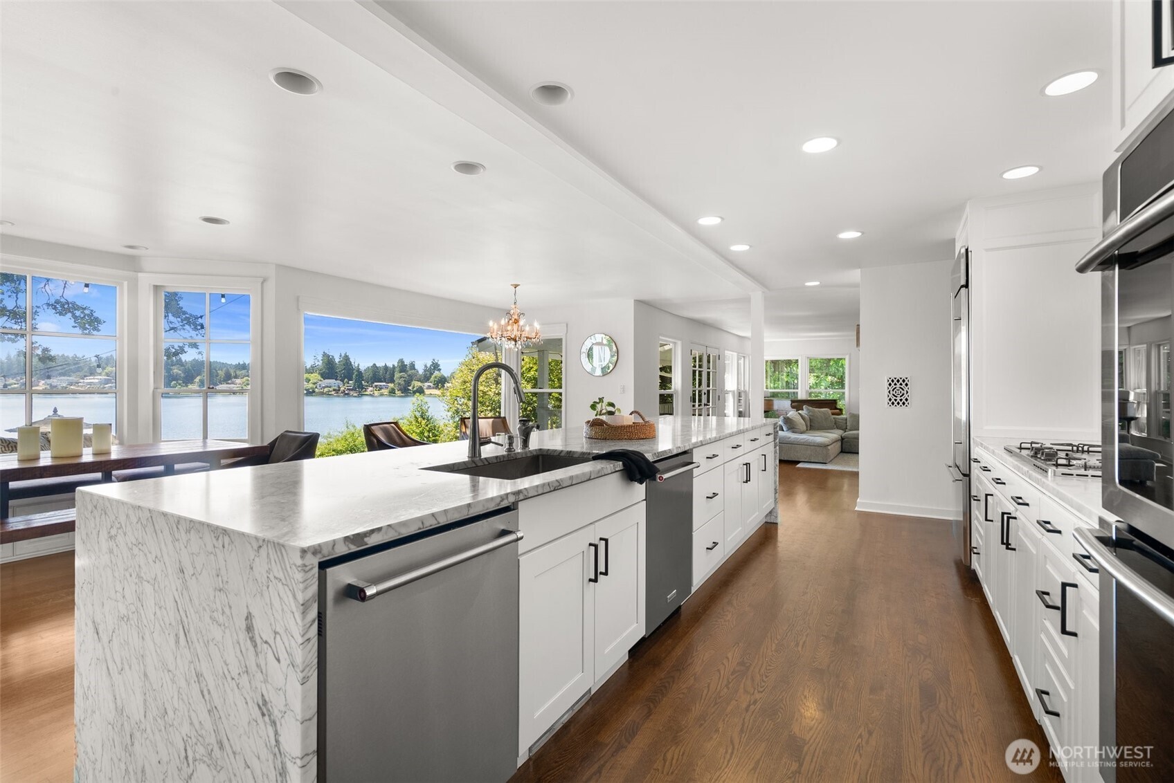 9144 Edgewater Drive SW, Lakewood, WA 98499