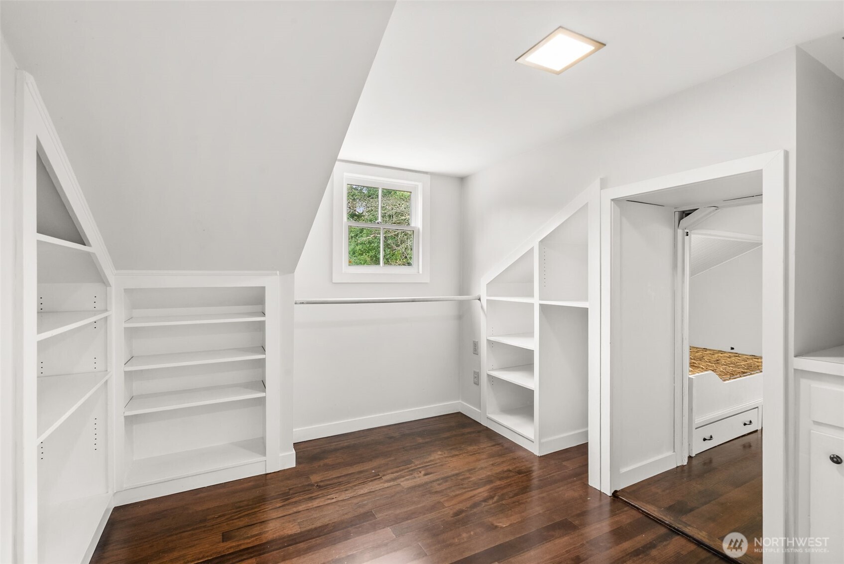 9144 Edgewater Drive SW, Lakewood, WA 98499