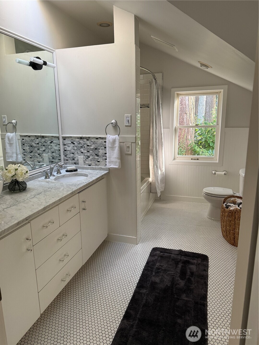 9144 Edgewater Drive SW, Lakewood, WA 98499