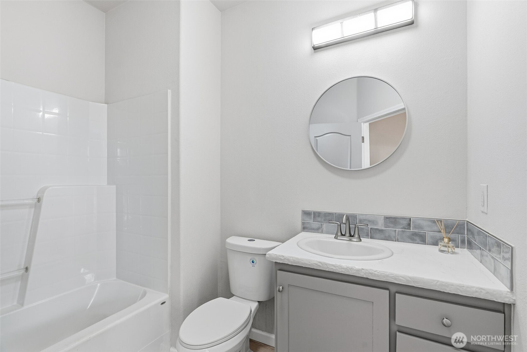 1184 US Hwy 12 , Chehalis, WA 98532