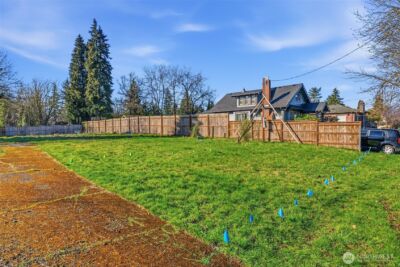 324 E 40th Street , Tacoma, WA 98404