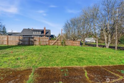 324 E 40th Street , Tacoma, WA 98404 - Photo 9