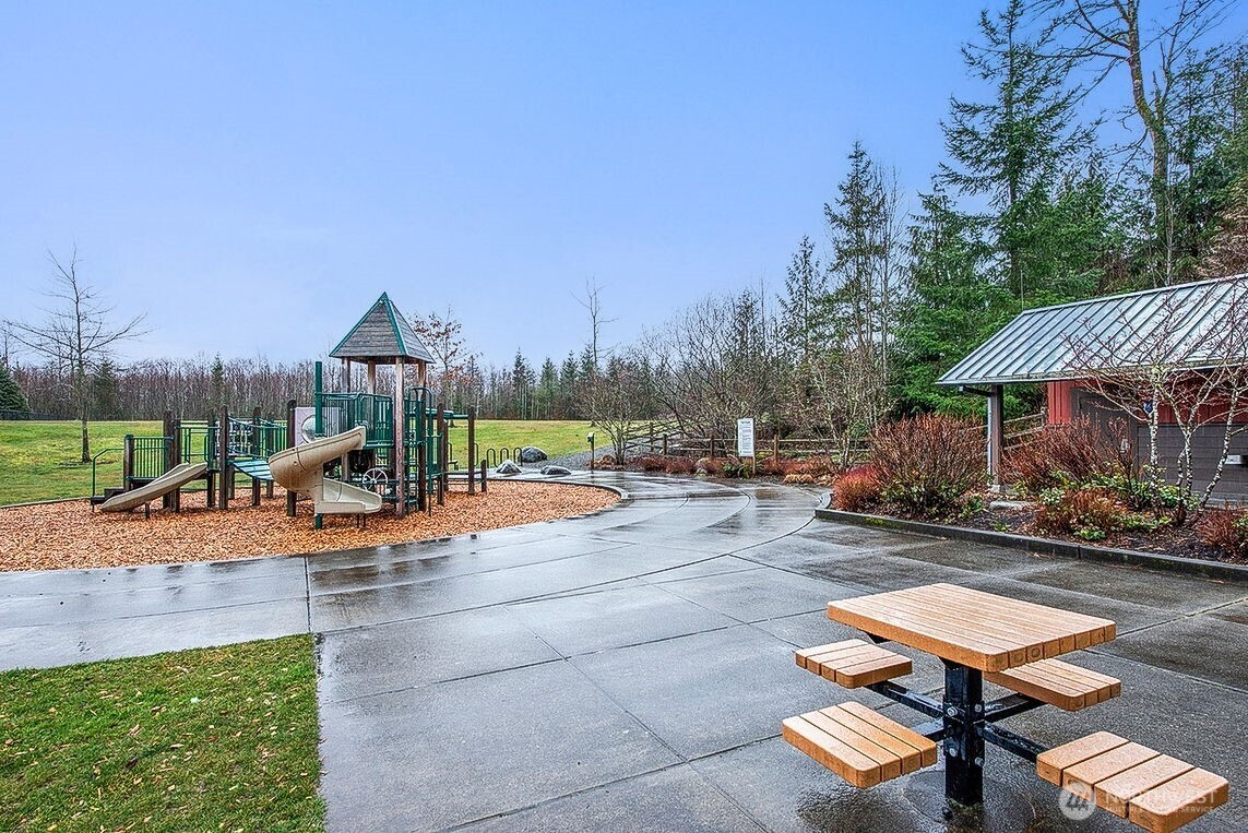 6827 SE Gove Street #10, Snoqualmie, WA 98065