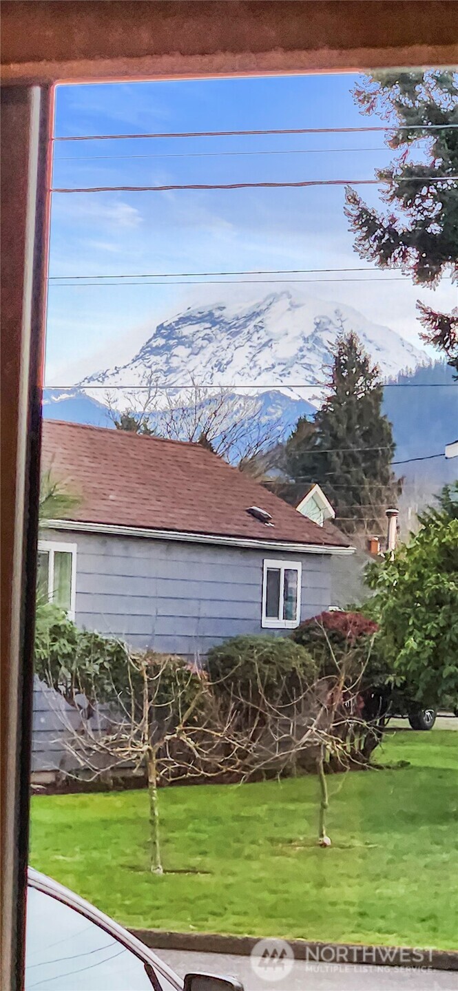 1975 Wilson Avenue , Enumclaw, WA 98022